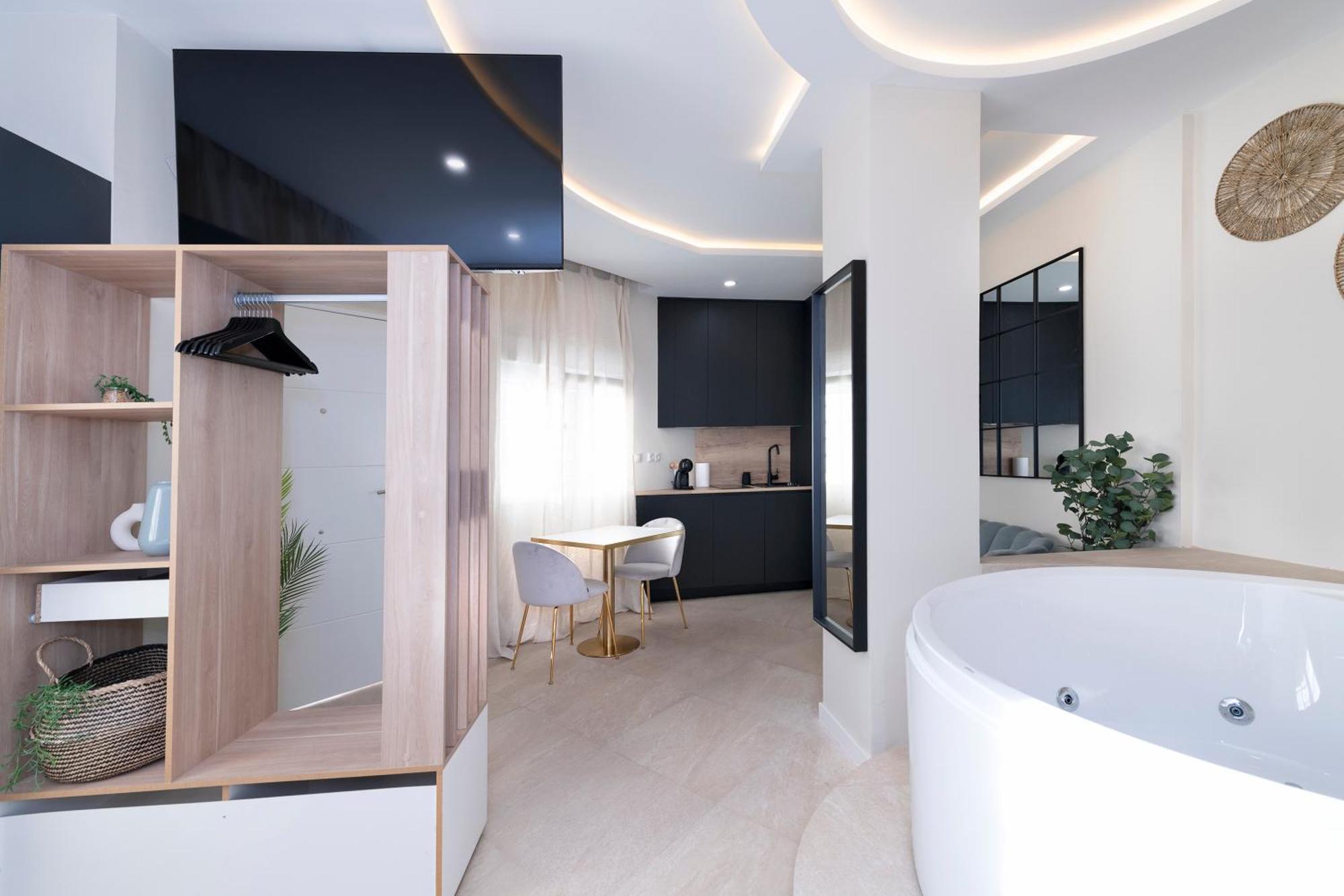 Malaga Boutique V.V Luxury Jacuzzy Apartment Exterior photo