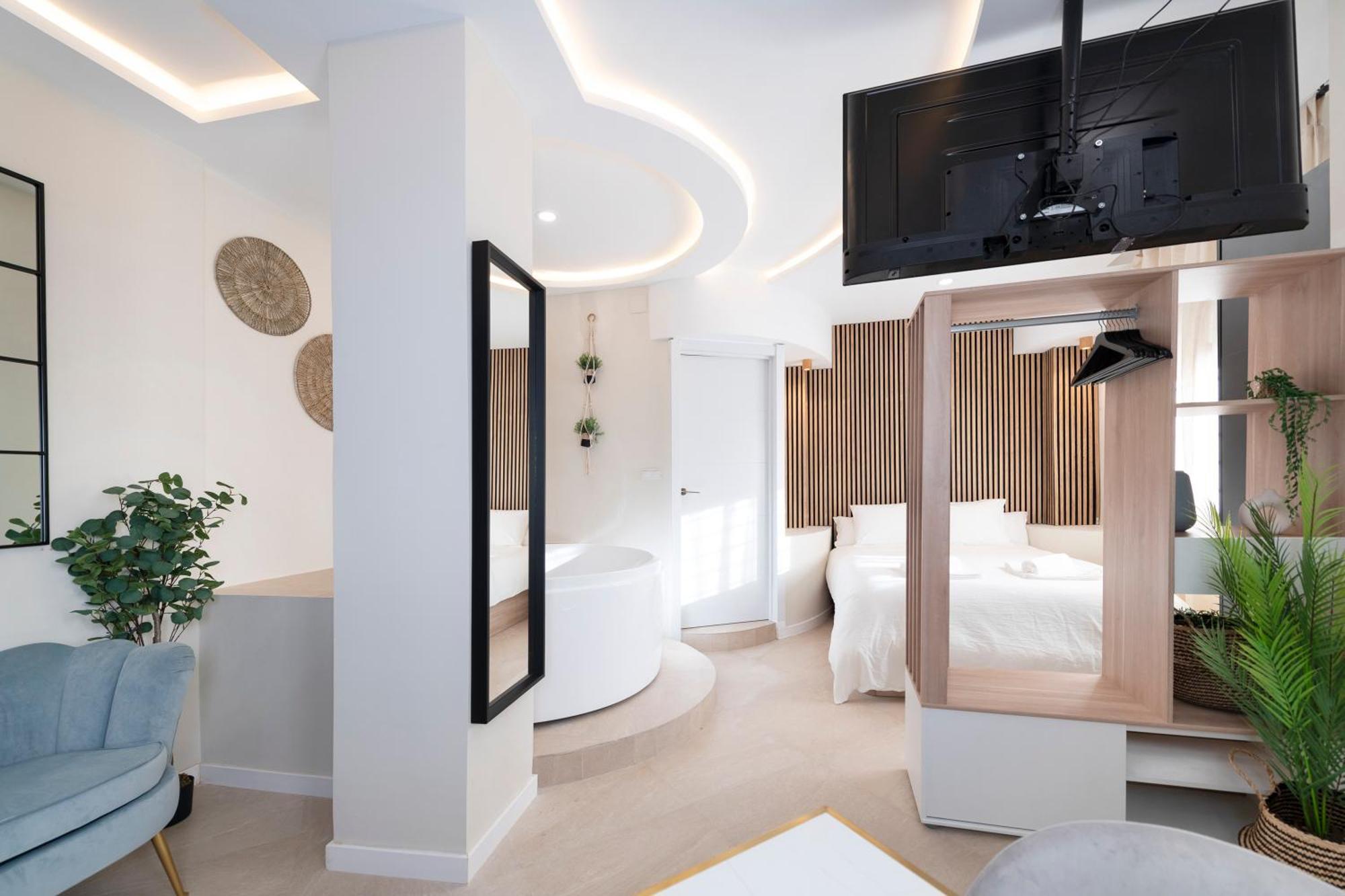Malaga Boutique V.V Luxury Jacuzzy Apartment Exterior photo
