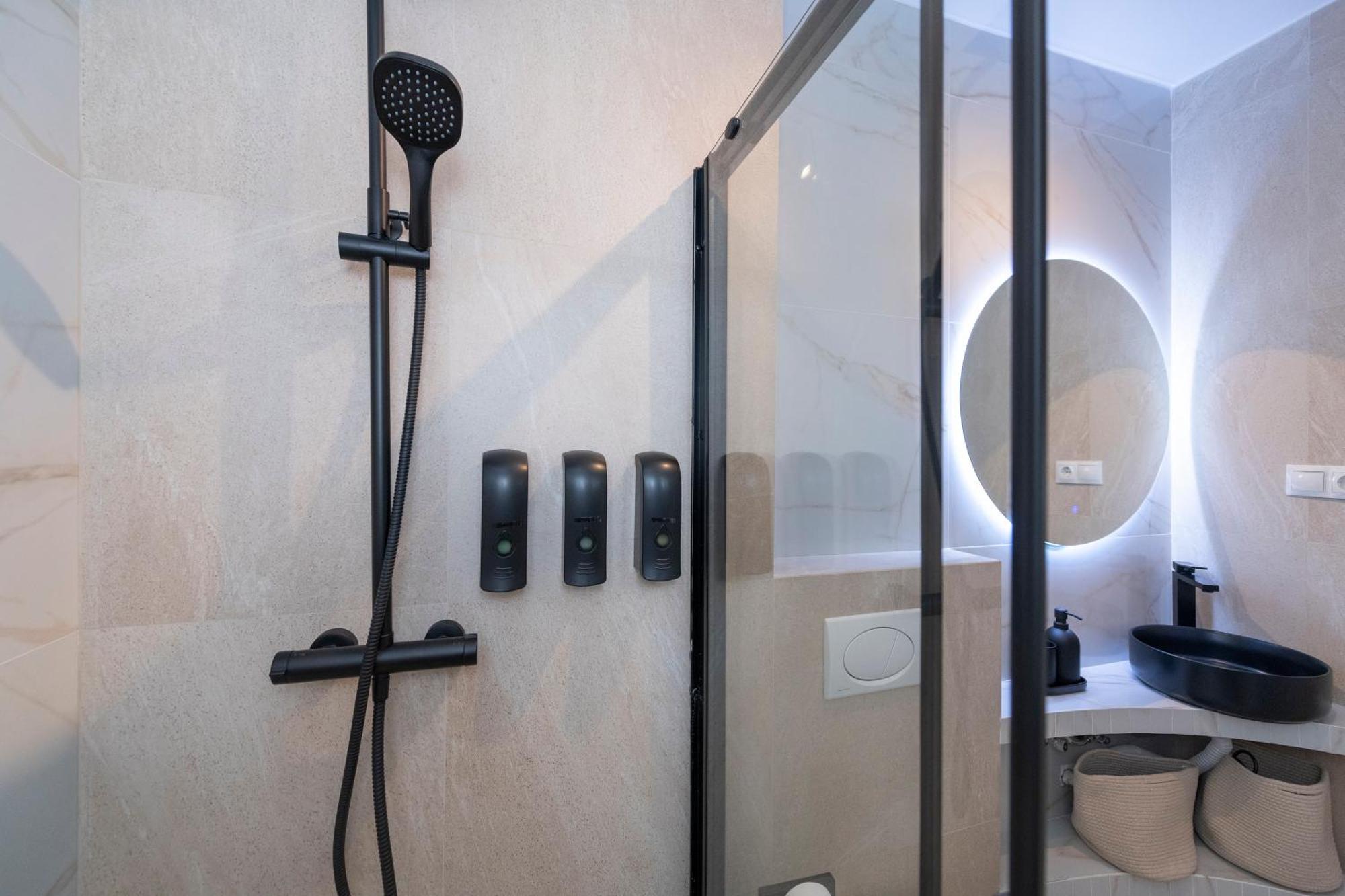 Malaga Boutique V.V Luxury Jacuzzy Apartment Exterior photo